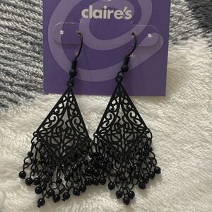 ❤️‍🔥5/$25❤️‍🔥 Vintage Claire’s Black Dangle Earrings